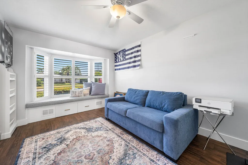 916 SW 37th Court Boynton Beach FL 33435