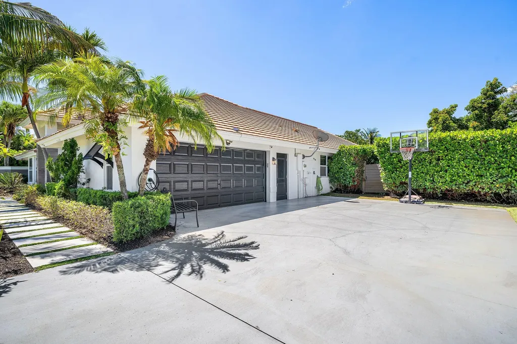 916 SW 37th Court Boynton Beach FL 33435