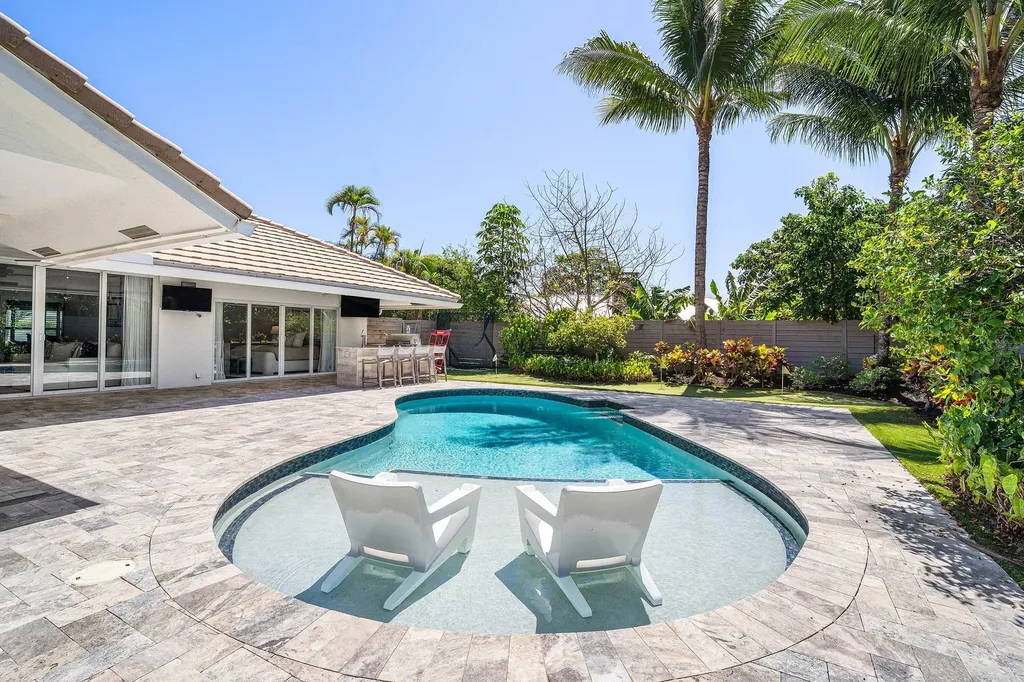 916 SW 37th Court Boynton Beach FL 33435