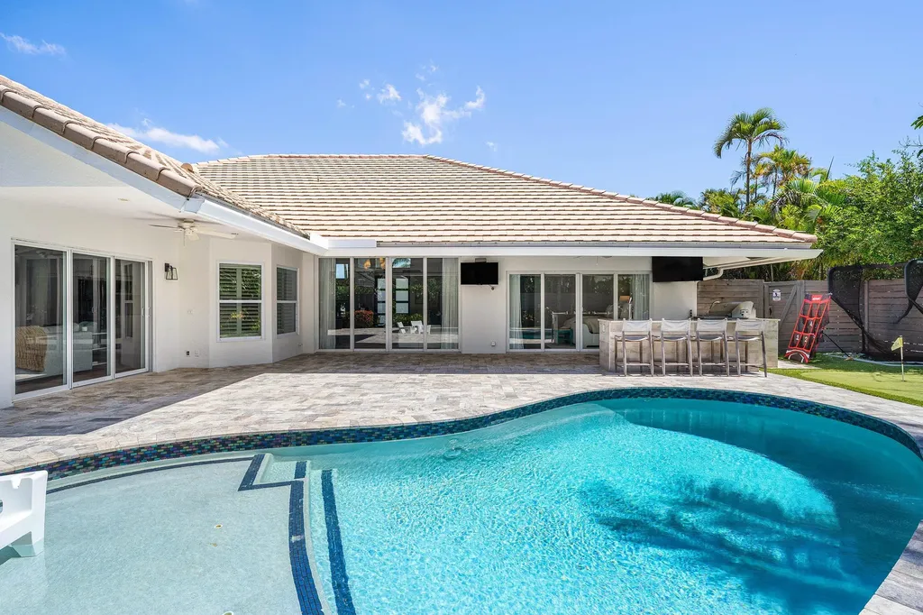 916 SW 37th Court Boynton Beach FL 33435