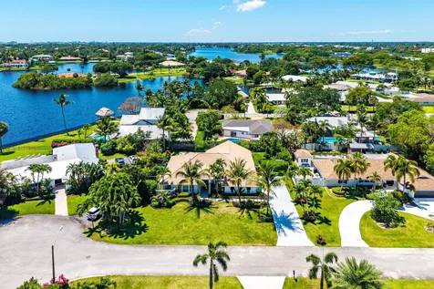 916 SW 37th Court Boynton Beach FL 33435