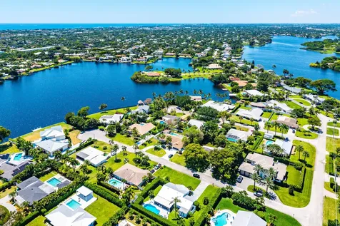 916 SW 37th Court Boynton Beach FL 33435