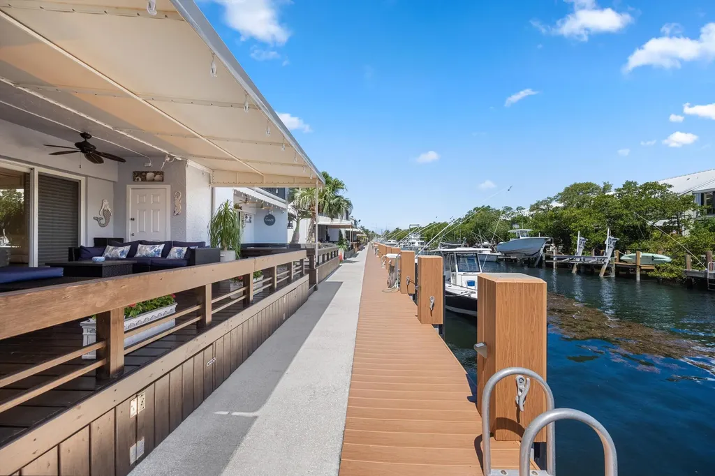 743 NE 12th Terrace Boynton Beach FL 33435