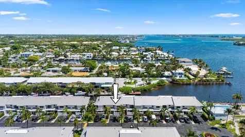 743 NE 12th Terrace Boynton Beach FL 33435