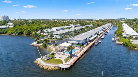 743 NE 12th Terrace Boynton Beach FL 33435