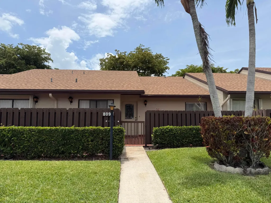 809 Sky Pine Way Greenacres FL 33415