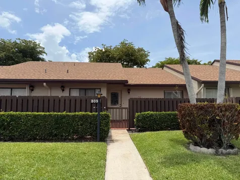 809 Sky Pine Way Greenacres FL 33415