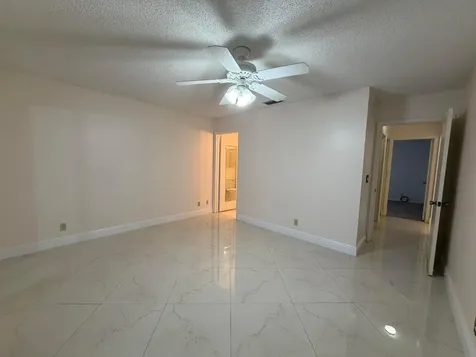 809 Sky Pine Way Greenacres FL 33415
