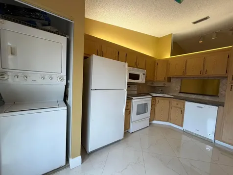 809 Sky Pine Way Greenacres FL 33415