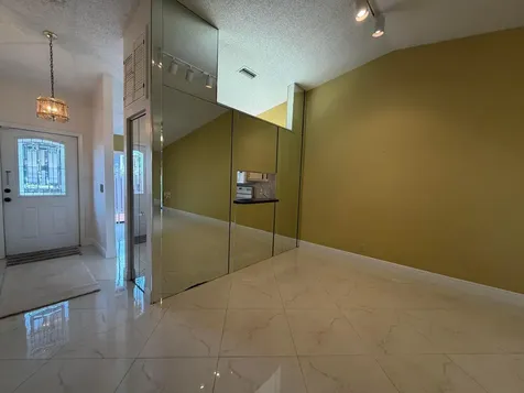 809 Sky Pine Way Greenacres FL 33415