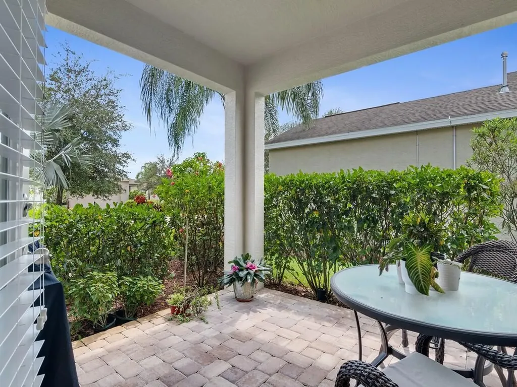1425 Bunker Court Vero Beach FL 32966