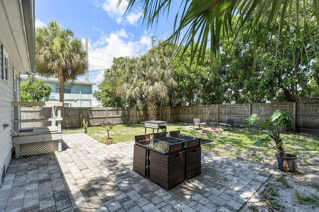 961 32nd Street West Palm Beach FL 33407