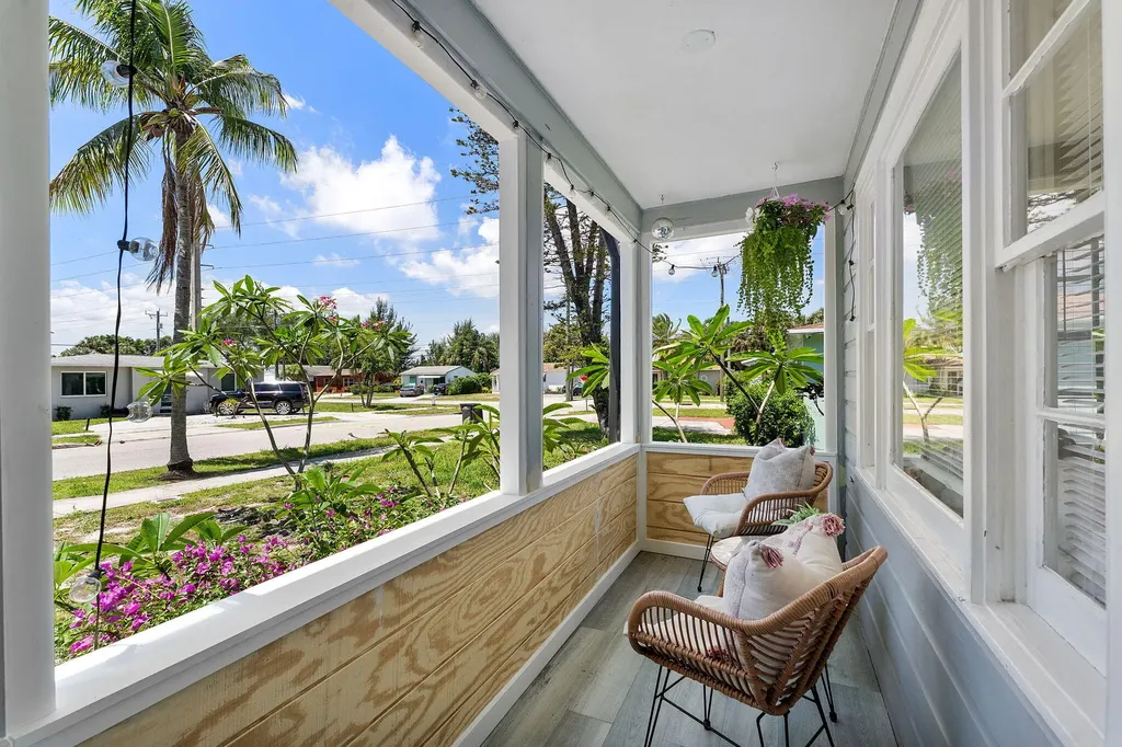 961 32nd Street West Palm Beach FL 33407