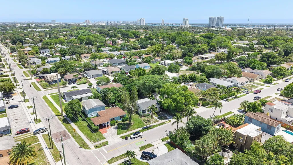 961 32nd Street West Palm Beach FL 33407