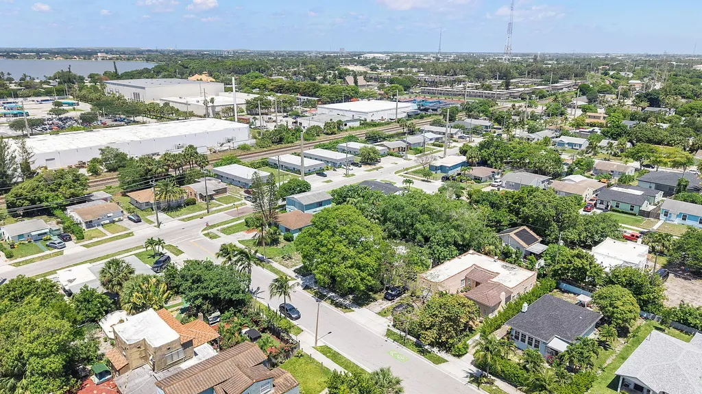 961 32nd Street West Palm Beach FL 33407