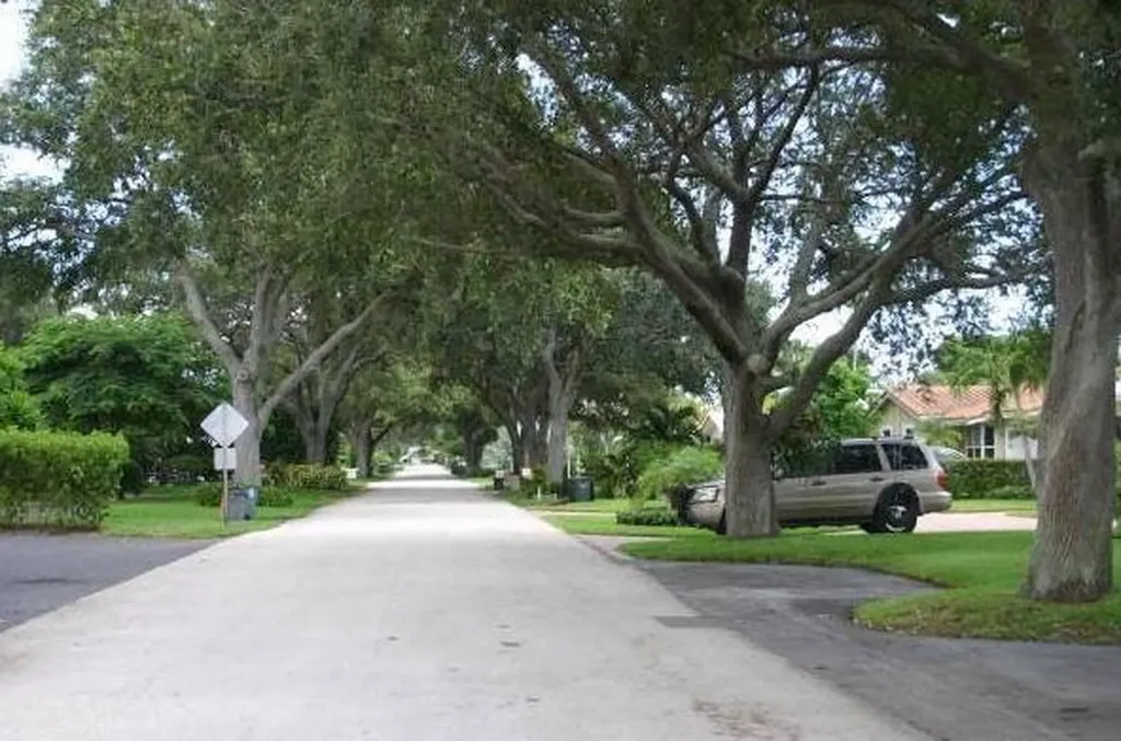 1911 NE 27th Court Lighthouse Point FL 33064