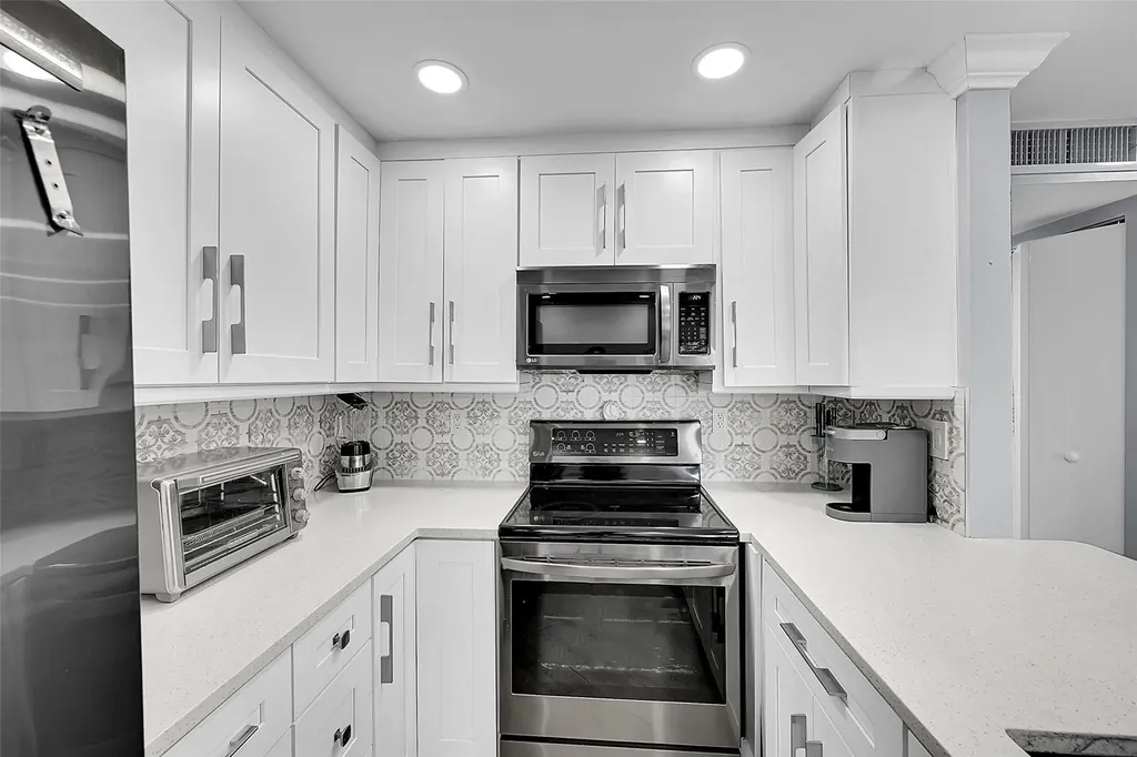 964 Normandy Trail Delray Beach FL 33484
