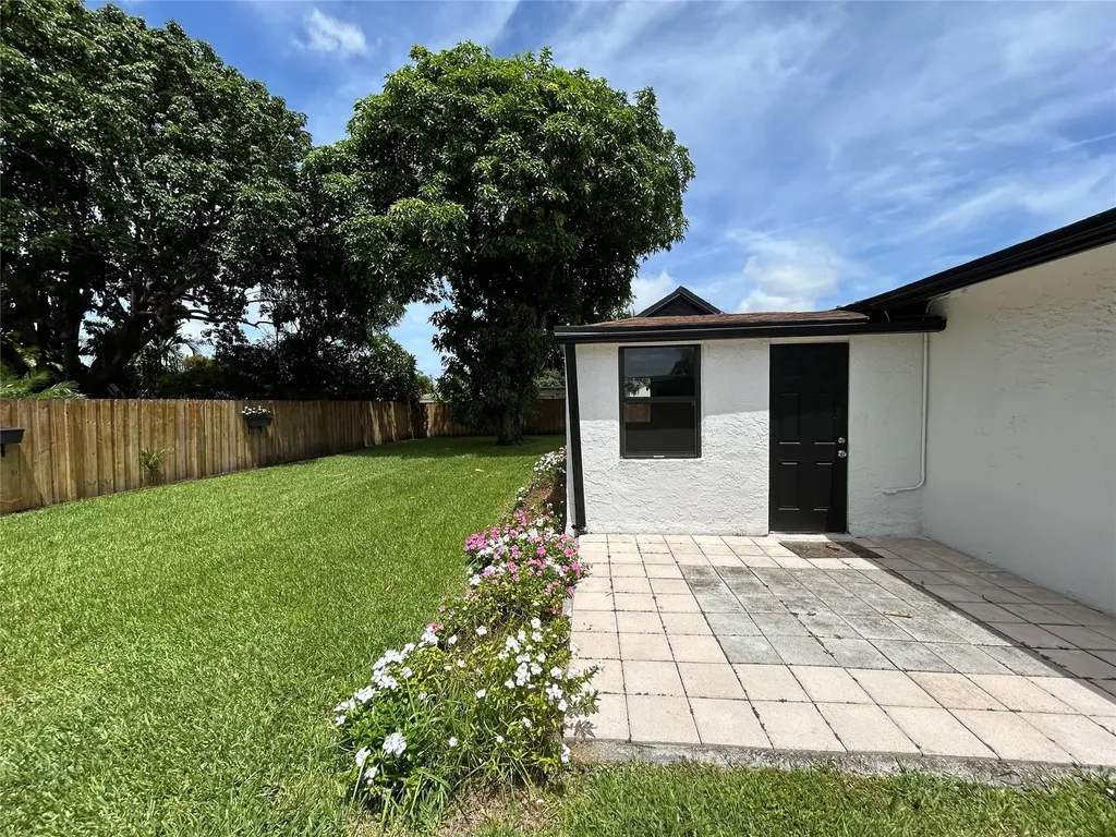 6563 Sleepy Willow Way Delray Beach FL 33484