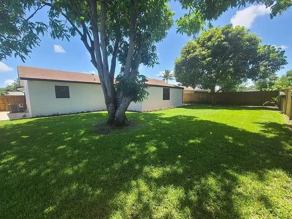 6563 Sleepy Willow Way Delray Beach FL 33484