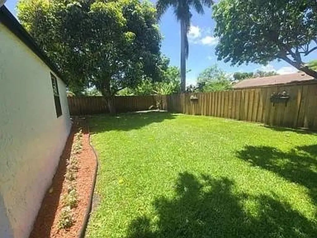 6563 Sleepy Willow Way Delray Beach FL 33484