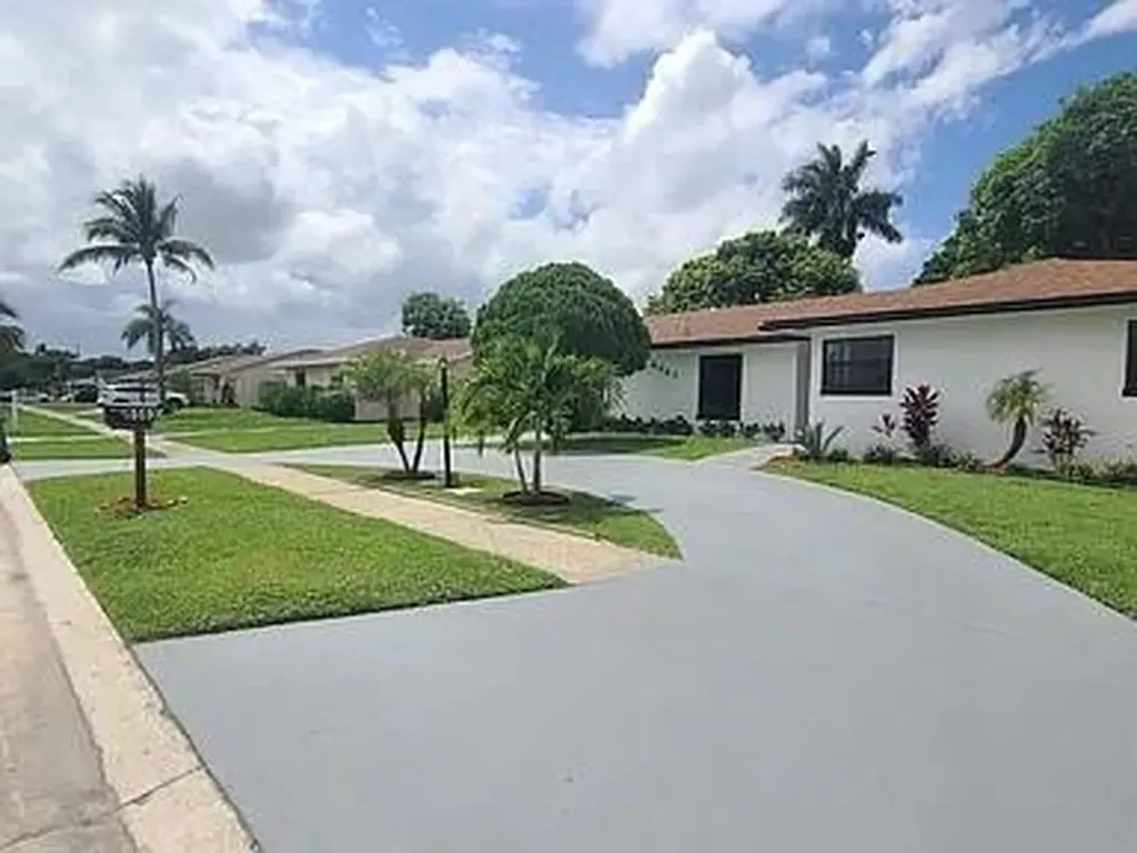 6563 Sleepy Willow Way Delray Beach FL 33484