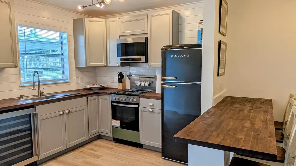 2950 SE Ocean Boulevard Stuart FL 34996