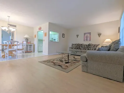 113 E Waltham E West Palm Beach FL 33417