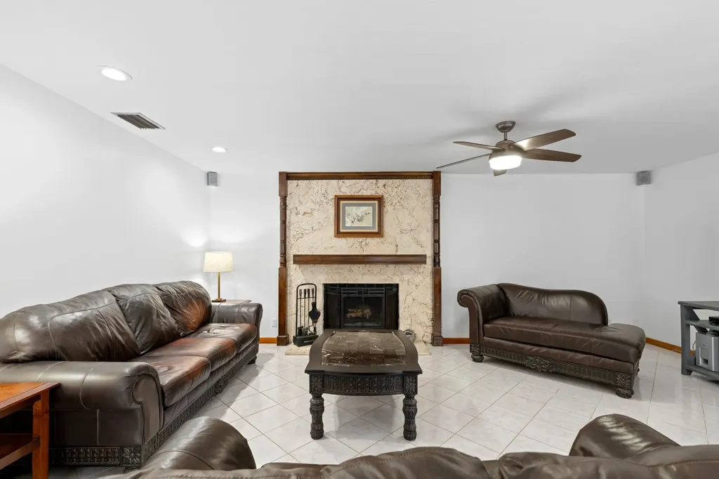 9601 NW 36th Manor Coral Springs FL 33065