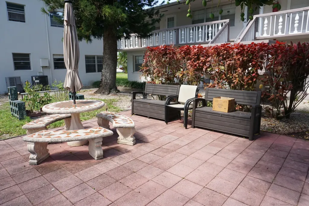 294 Chatham O West Palm Beach FL 33417