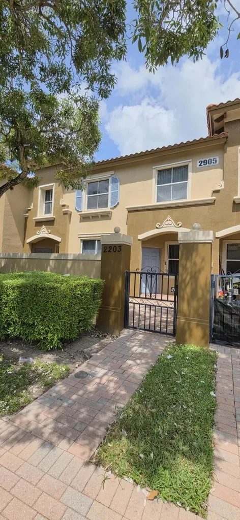 2905 Hidden Hills Road West Palm Beach FL 33411
