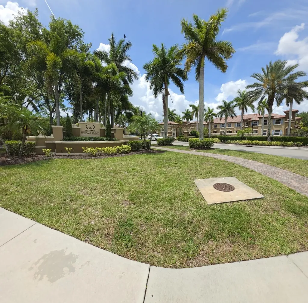 2905 Hidden Hills Road West Palm Beach FL 33411