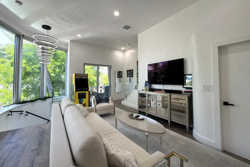 361 Jefferson Avenue Miami Beach FL 33139