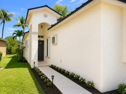 4939 Pelican Street Coconut Creek FL 33073
