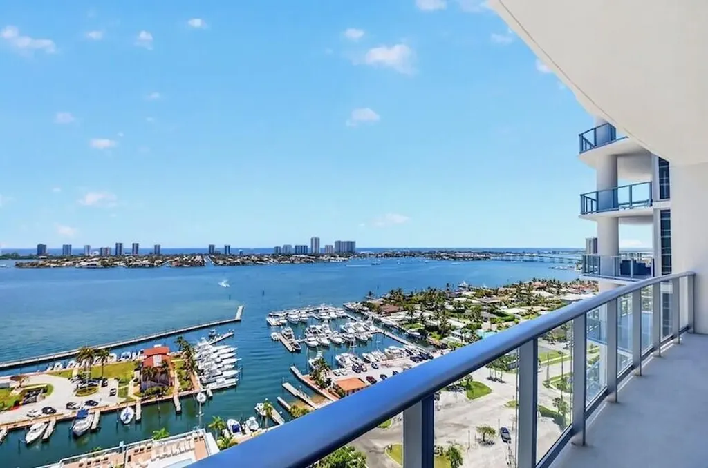 220 Lake Shore Drive West Palm Beach FL 33403