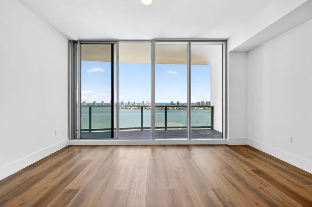 220 Lake Shore Drive West Palm Beach FL 33403
