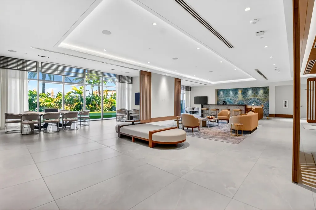 220 Lake Shore Drive West Palm Beach FL 33403