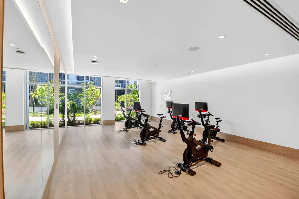 220 Lake Shore Drive West Palm Beach FL 33403