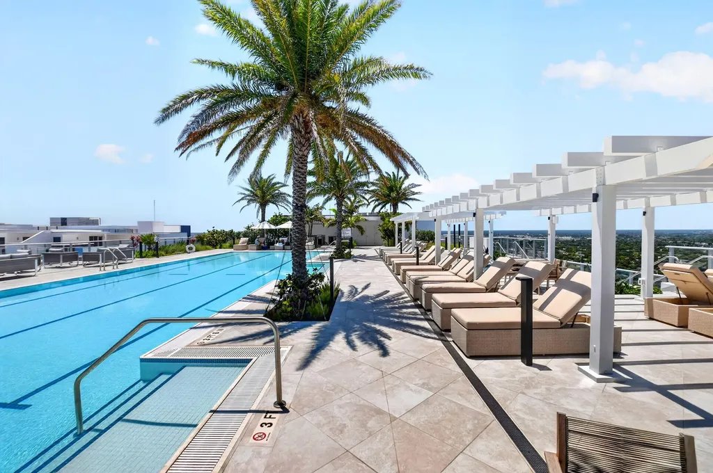 220 Lake Shore Drive West Palm Beach FL 33403