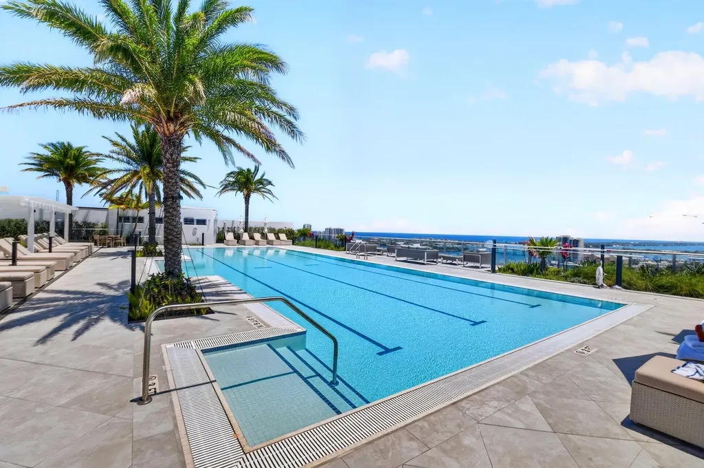 220 Lake Shore Drive West Palm Beach FL 33403