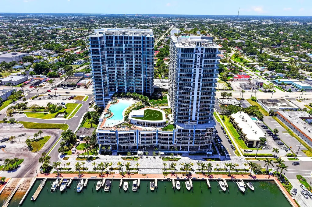 220 Lake Shore Drive West Palm Beach FL 33403