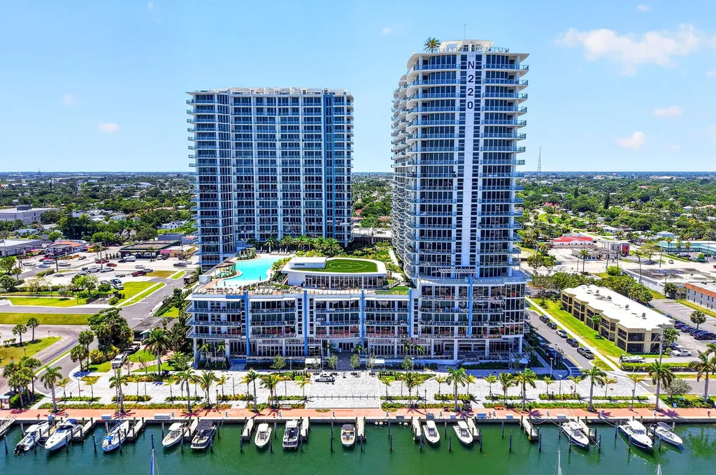 220 Lake Shore Drive West Palm Beach FL 33403