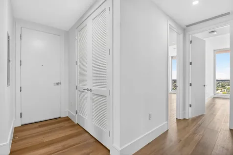 220 Lake Shore Drive West Palm Beach FL 33403