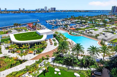 220 Lake Shore Drive West Palm Beach FL 33403