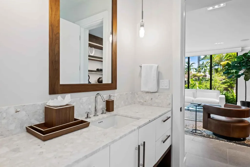 5288 Alton Road Miami Beach FL 33140