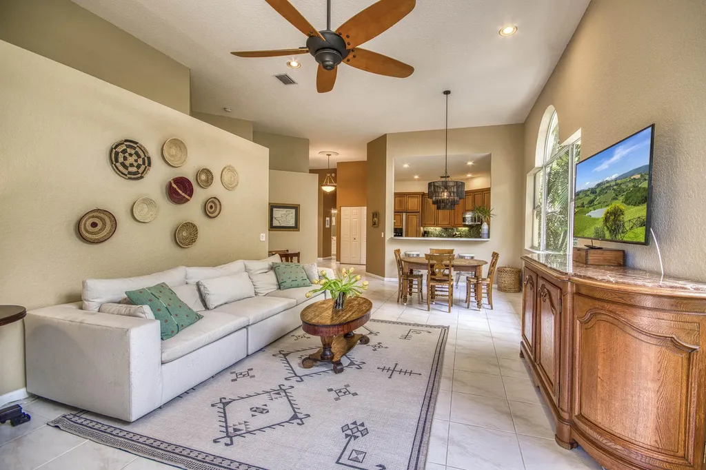 264 Canterbury Drive Palm Beach Gardens FL 33418