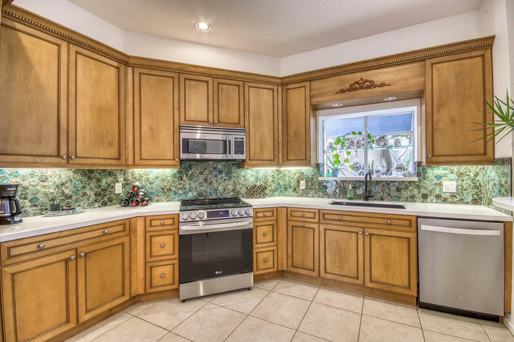 264 Canterbury Drive Palm Beach Gardens FL 33418