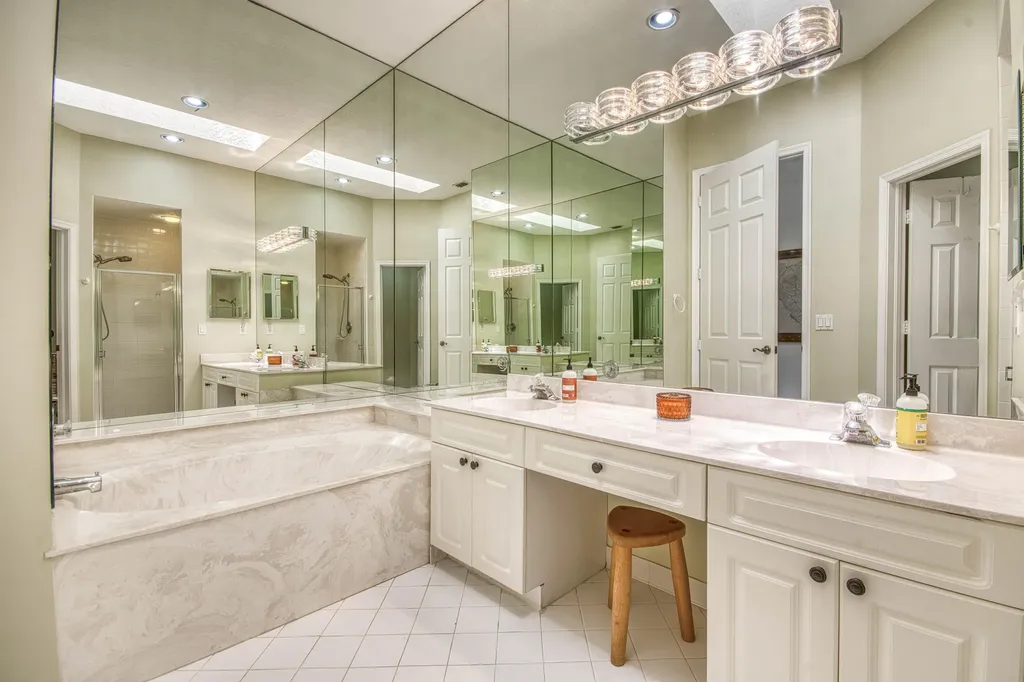 264 Canterbury Drive Palm Beach Gardens FL 33418
