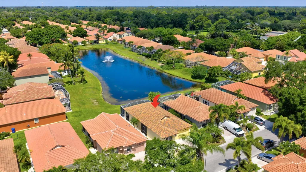 2097 Bonisle Circle Riviera Beach FL 33418
