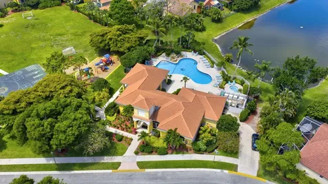 2097 Bonisle Circle Riviera Beach FL 33418