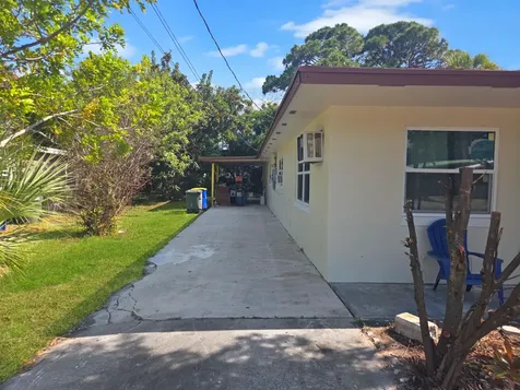 515 Palm Avenue Fort Pierce FL 34982